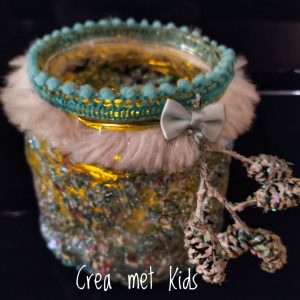 Sticky Clay met Glittermix op een jampotje - Crea met Kids